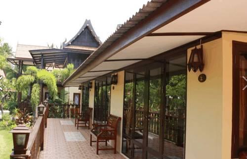 Отель Khetwarin Resort Amphawa