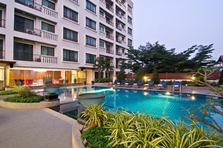 Отель Lasalle Suites & Spa