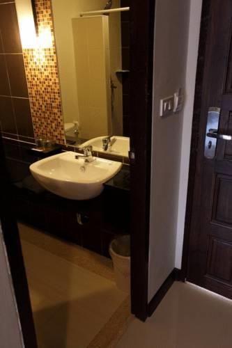 Отель Chiangkhong Teak Garden Hotel
