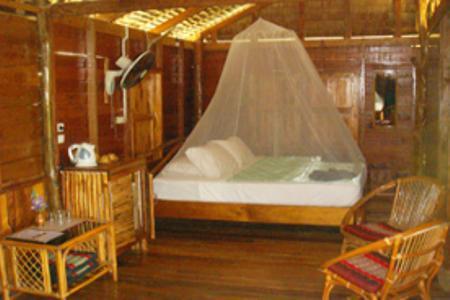 Отель Lom' Lae Beach Resort