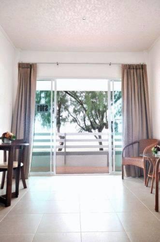 Отель Leamsing Natural Beach Resort