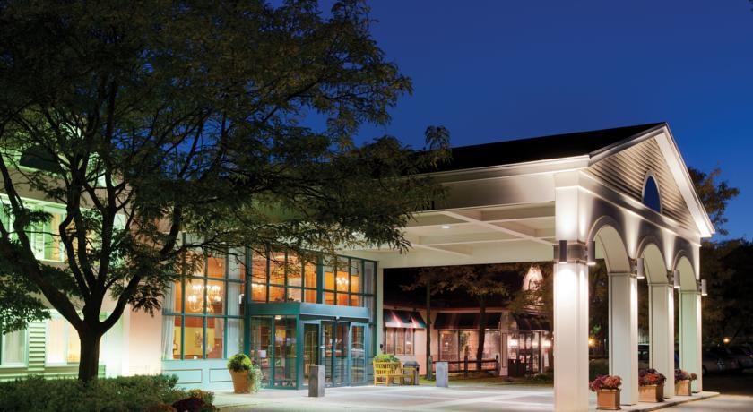 Отель DoubleTree by Hilton Hotel Burlington