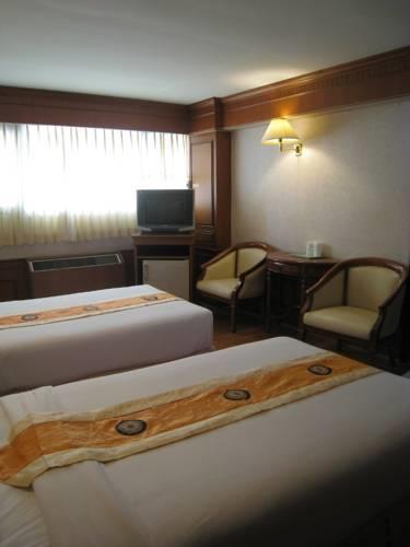 Отель Sripattana Hotel