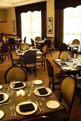 Отель DoubleTree by Hilton Milwaukee - Brookfield