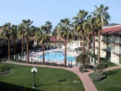 Отель DoubleTree by Hilton Bakersfield