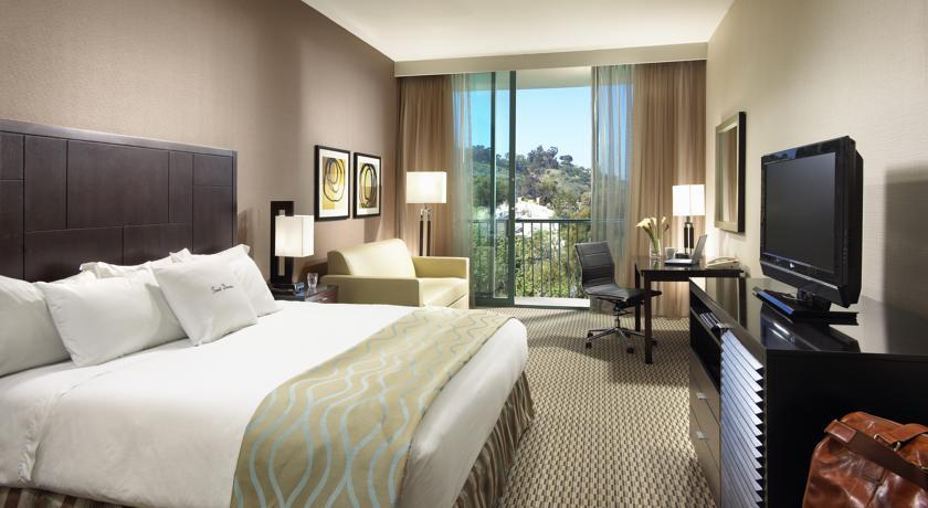 DoubleTree Club by Hilton San Diego