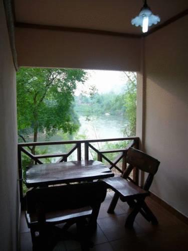 Отель Saiyok River House