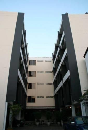 Отель The Ratchathani Hotel and Restaurant