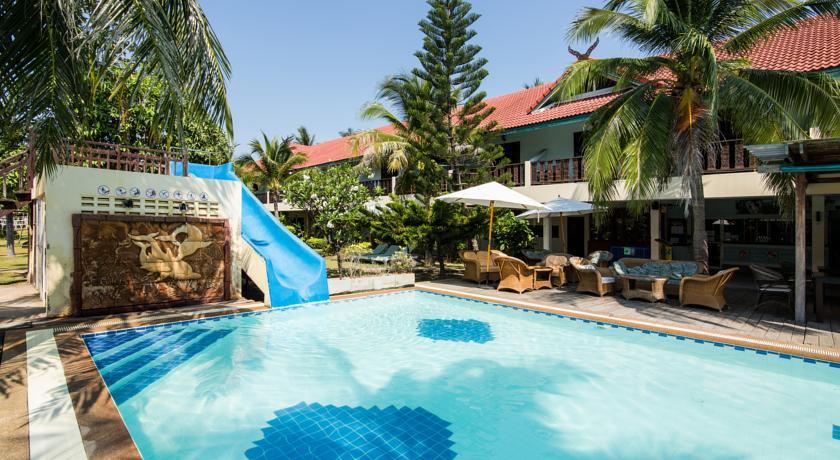 Отель Dolphin Bay Resort