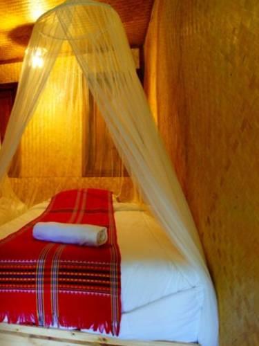 Отель Karen Hill Tribe Lodge