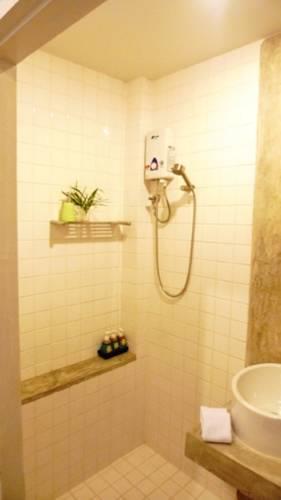 Отель Ninth Hotel Leamchabang