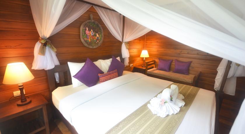 Отель Thai Thai Sukhothai Guesthouse