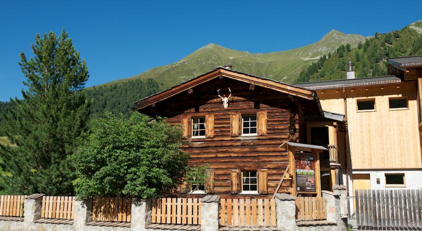 Отель Berghof Sertig