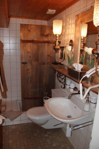 Мини-отель Aebi's Töpfer-Café mit B&B