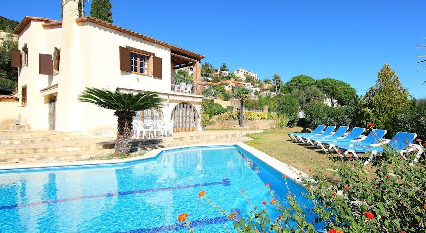 Апартаменты Holiday Home Cabanyes Calonge