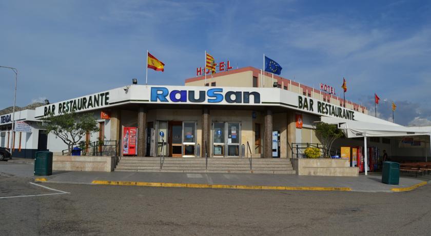 Отель Hotel Rausan