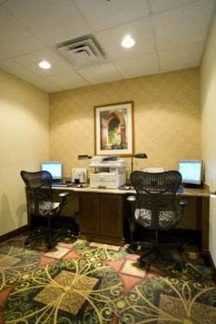Отель Hilton Garden Inn Oakbrook Terrace