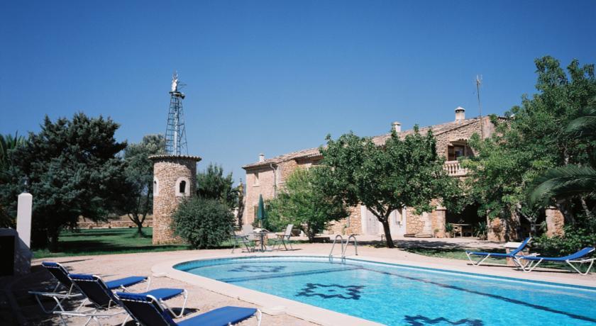Отель Agroturismo Es Quatre Cantons
