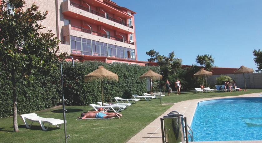 Отель Hotel Playa Paxariñas