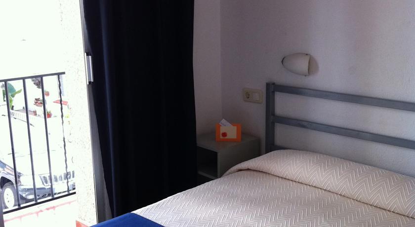 Гостевой дом Hostal Sant Jordi