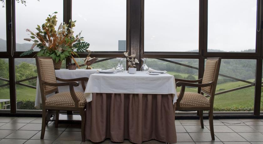 Отель Hotel Restaurante Haritz Ondo