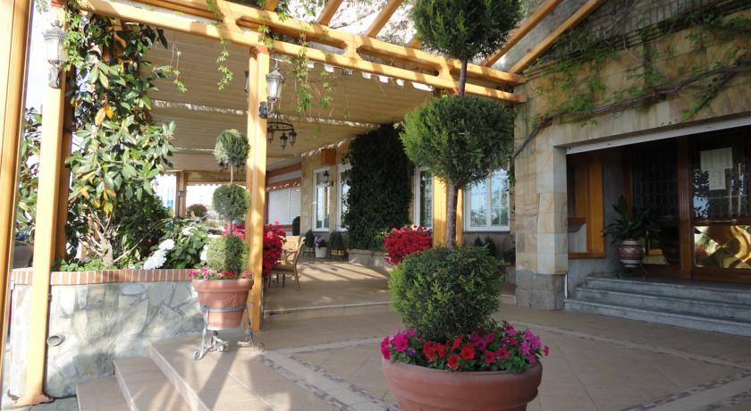 Отель Hotel La Maruxiña