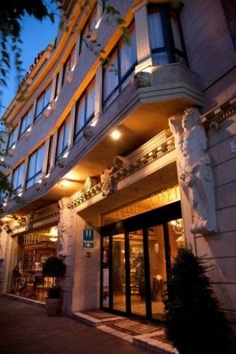 Отель Hotel Juanito