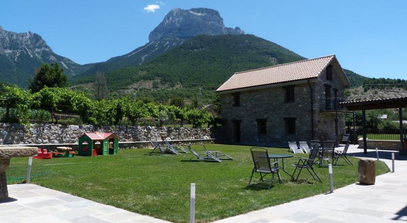Апартаменты Puerta de Ordesa Garden