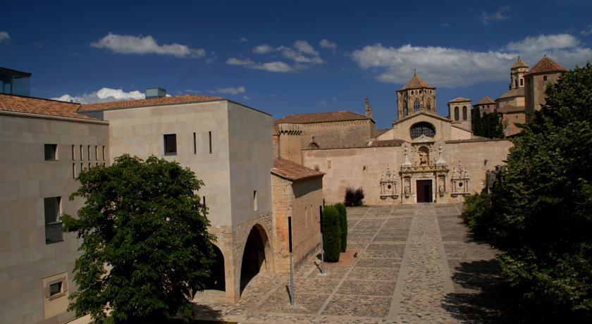 Отель Hostatgeria de Poblet