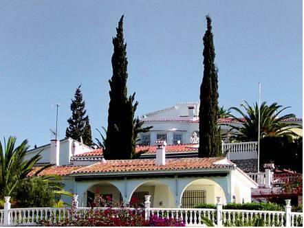 Апартаменты Holiday Home Urb Caleta del Sol La Caleta de Velez