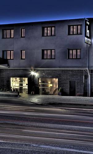 Отель Hotel Valcarce León