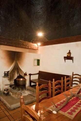 Отель Hostal Las Nieves
