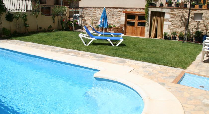 Отель Hostal Castellote