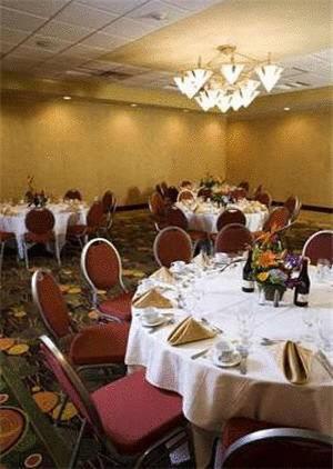 Отель DoubleTree by Hilton Atlanta Northeast/Northlake