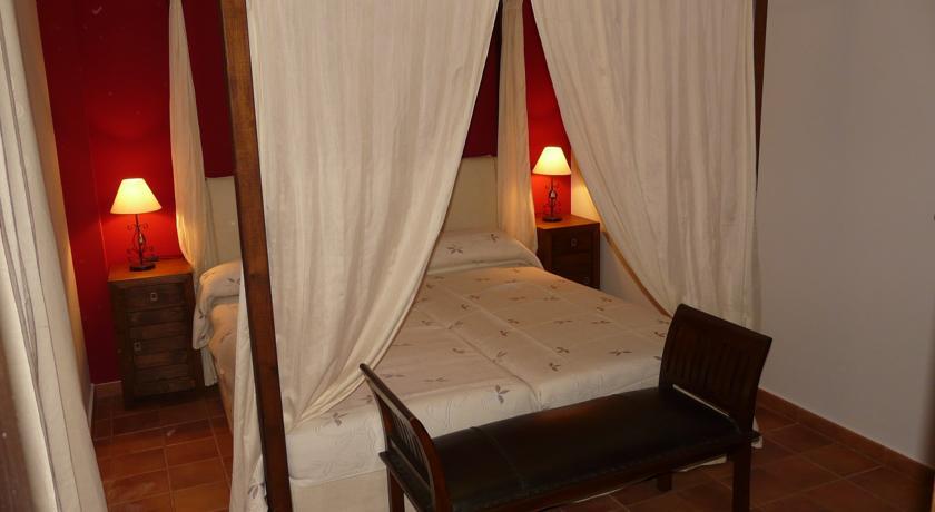Апартаменты Complejo Rural Apartamentos la Noguera