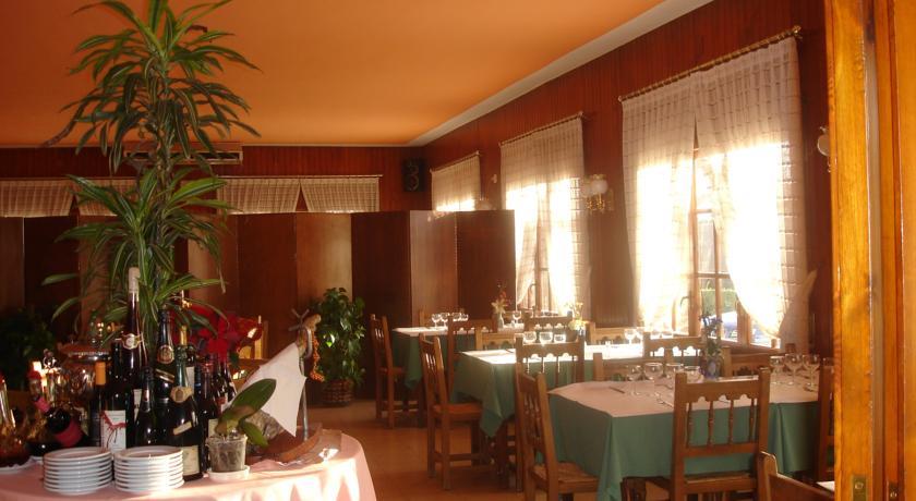 Гостевой дом Hostal Sant Jordi
