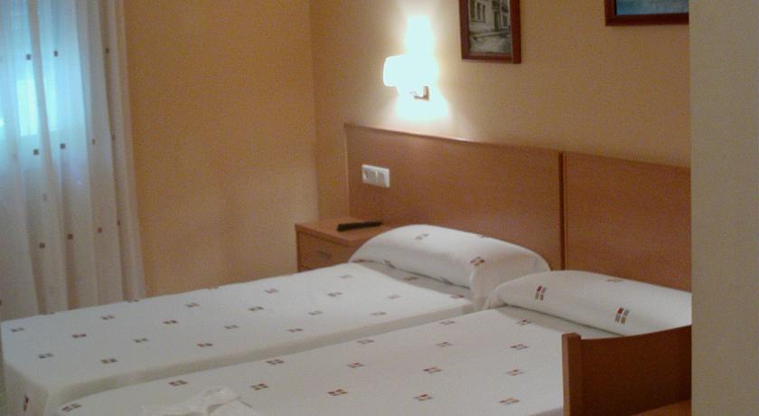 Отель Hotel Mont-Roig