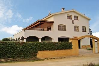Отель Holiday Home Fontanals El Pla Del Penedes