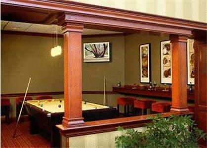 Отель Hilton Suites Brentwood