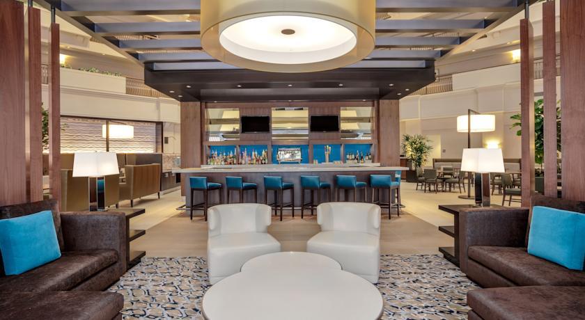 Отель Hilton Suites Anaheim/Orange