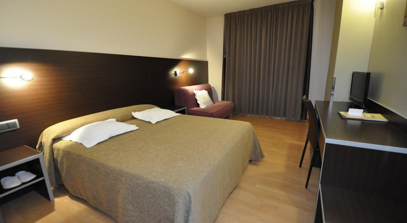 Отель Hotel Palau de Girona