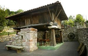 Отель Hotel & Spa Villa de Mestas