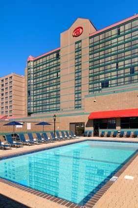 Отель Hilton Charlotte University Place