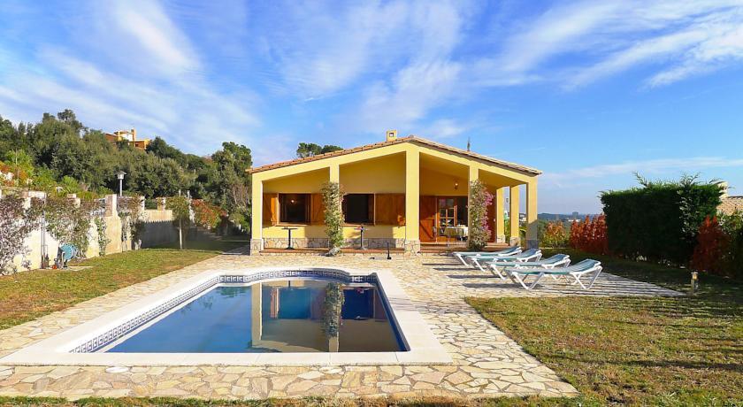 Апартаменты Holiday home Urb. Puig Rosell Calonge