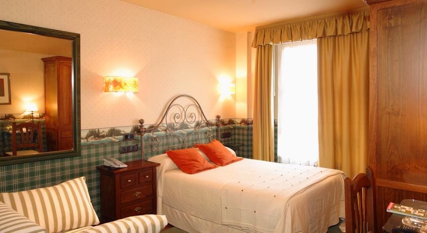 Отель Hotel Avenida Real