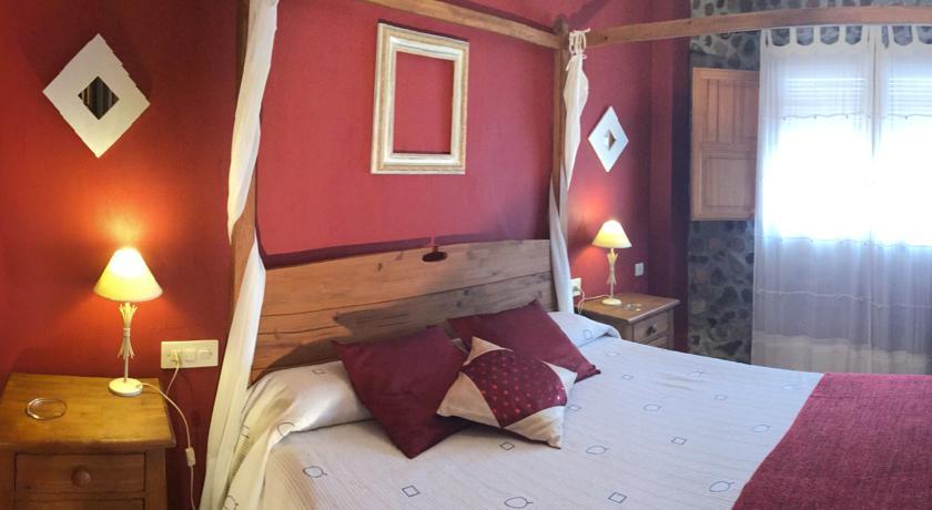 Отель Casas Rurales Sot de Ferrer