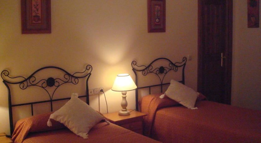 Отель Hotel La Zubia