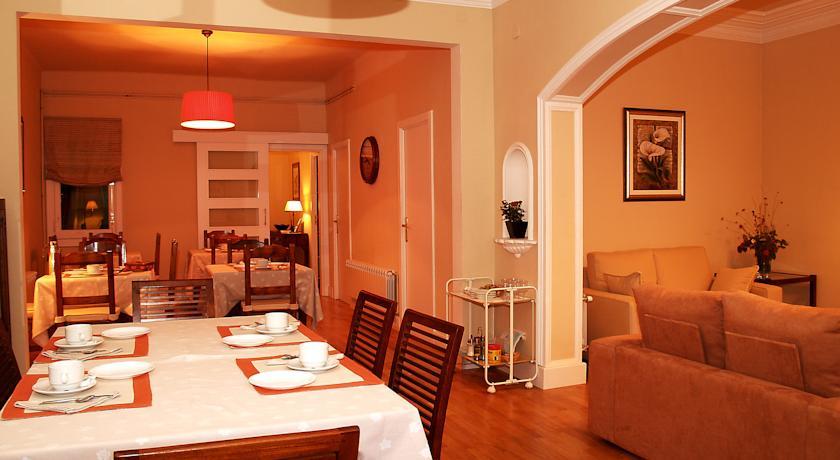 Гостевой дом Hostal Canigó