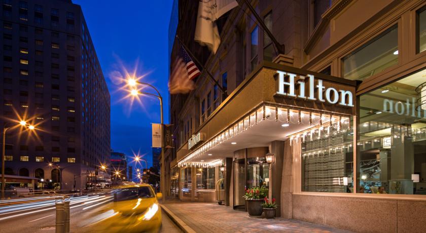 Отель Hilton St. Louis Downtown