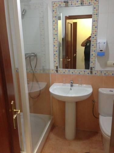 Отель Hostal Soriano
